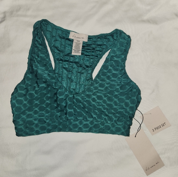 Women's Activewear - Picture 3 of 5